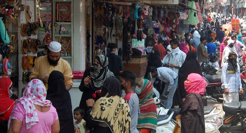 The market opened from ten to four in the morning