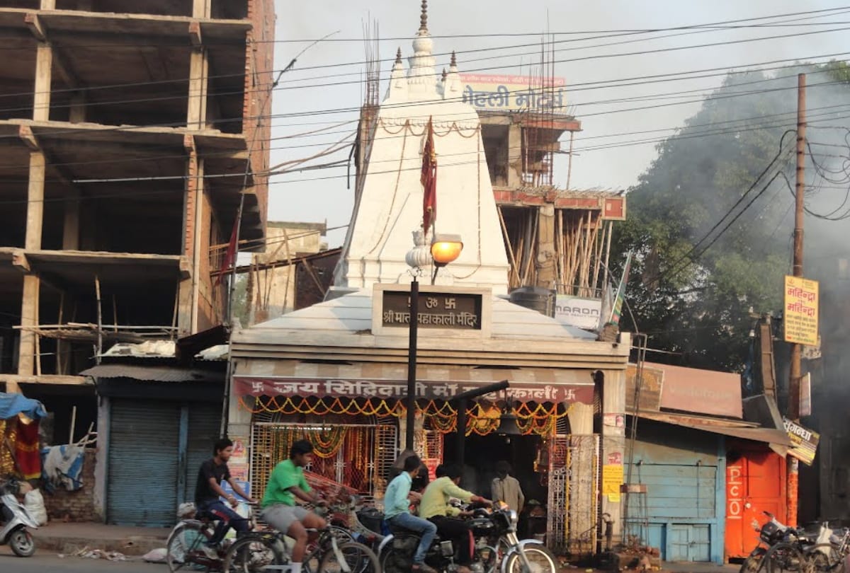 Gorakhpur golghar kali mandir special history powerful statue came out of earth