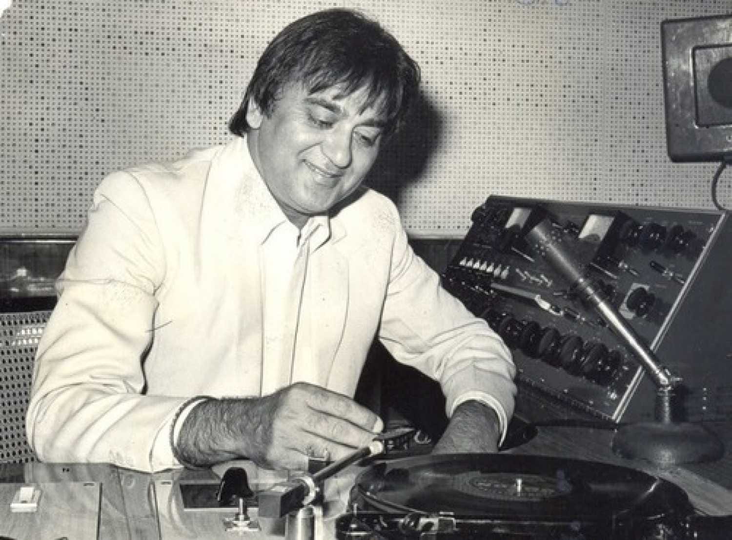 Sanjay Dutt Remembers his father Sunil Dutt on his Death Anniversary, See UNSEEN Photo