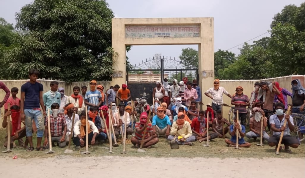labourers agitated for work
