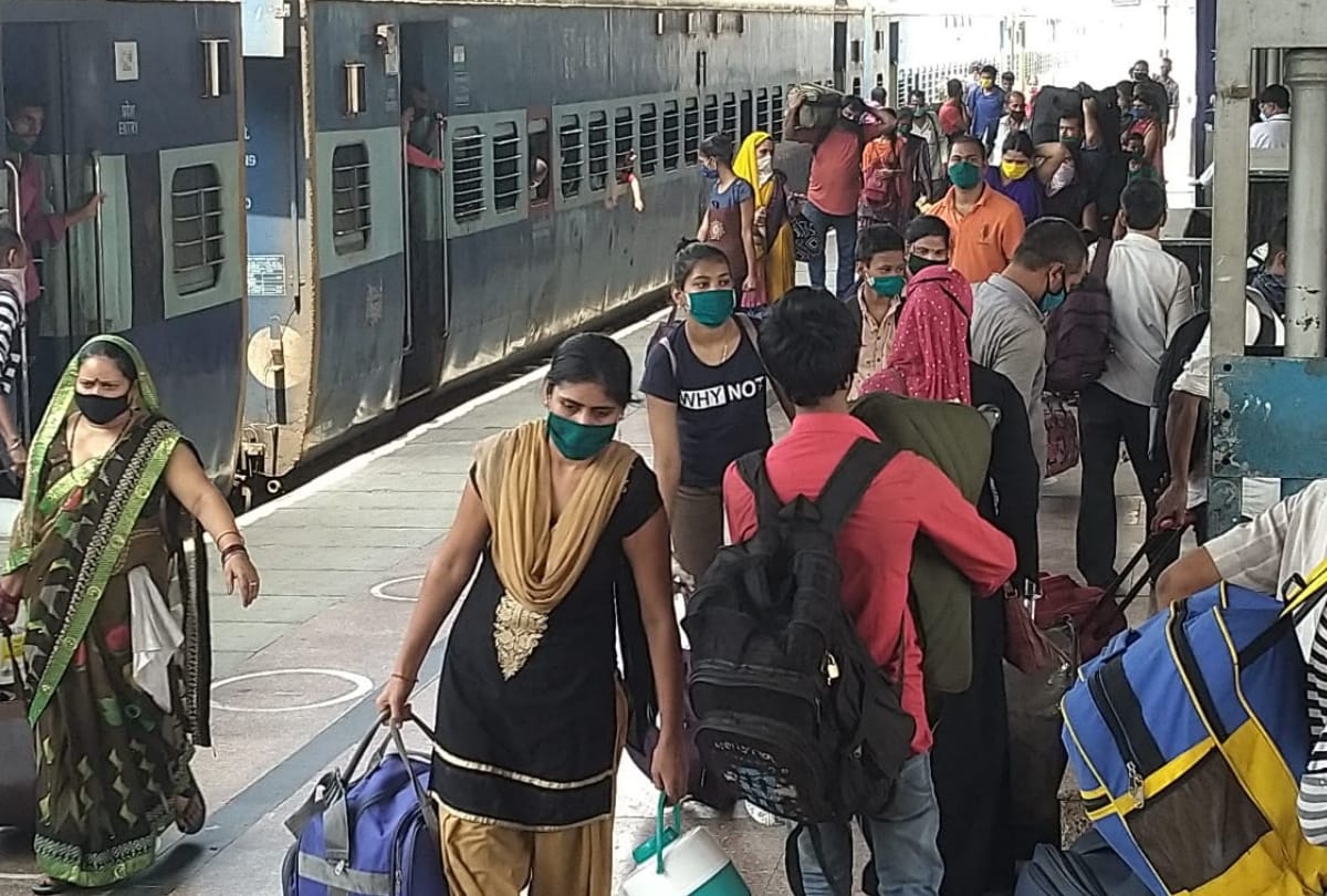 Record Migrant special train reach gorakhpur railway station