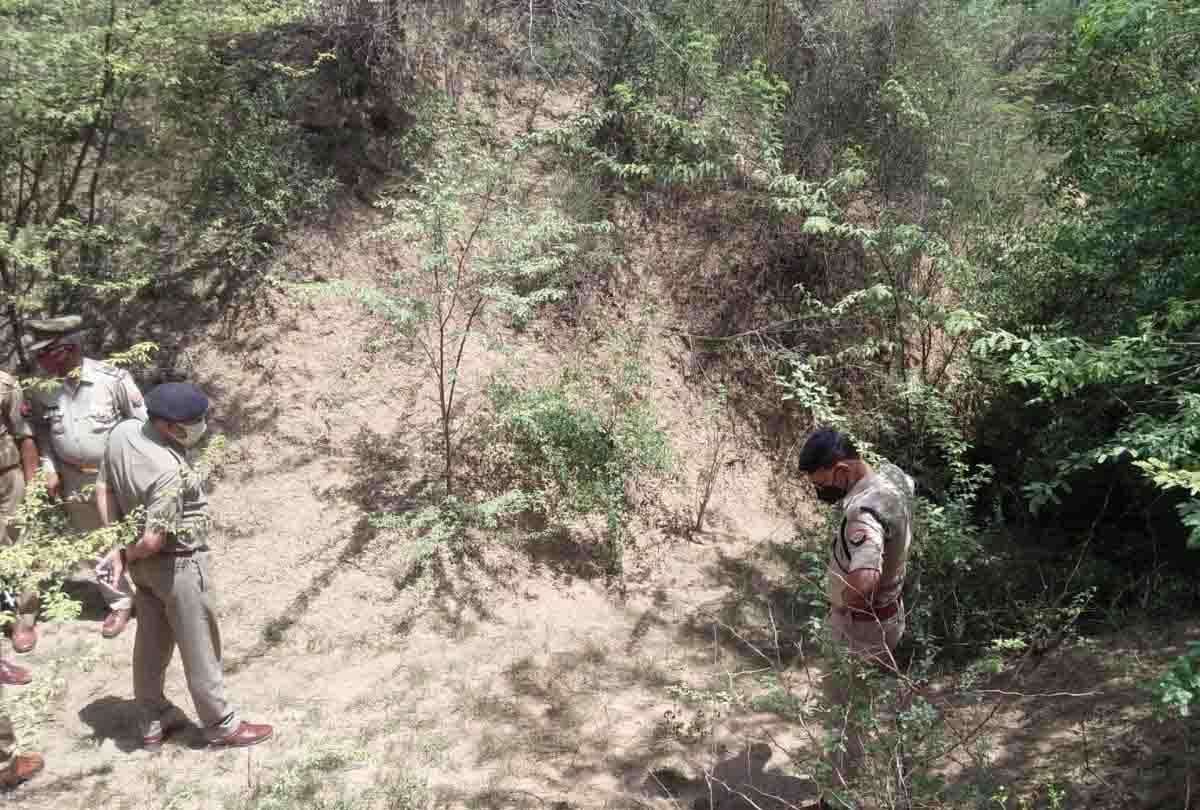 Girl brutally murdered, report on SP leader