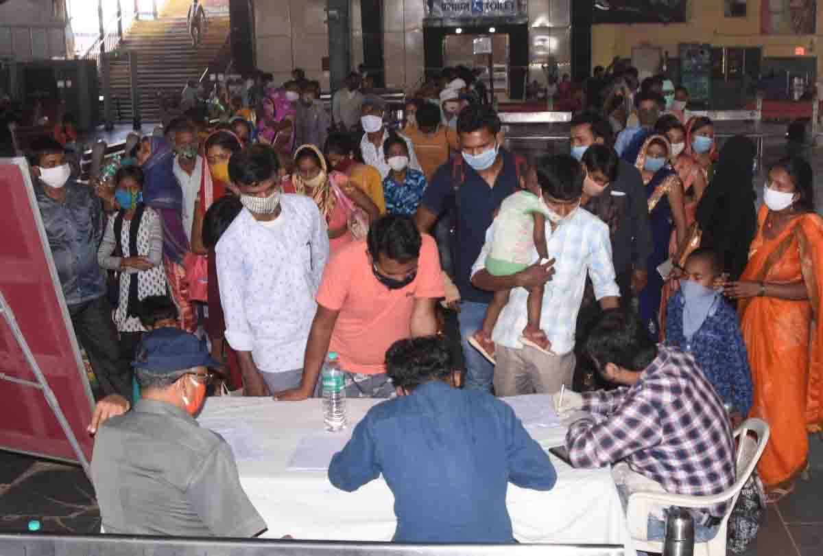 Lockdown: workers got bad biryani in special train