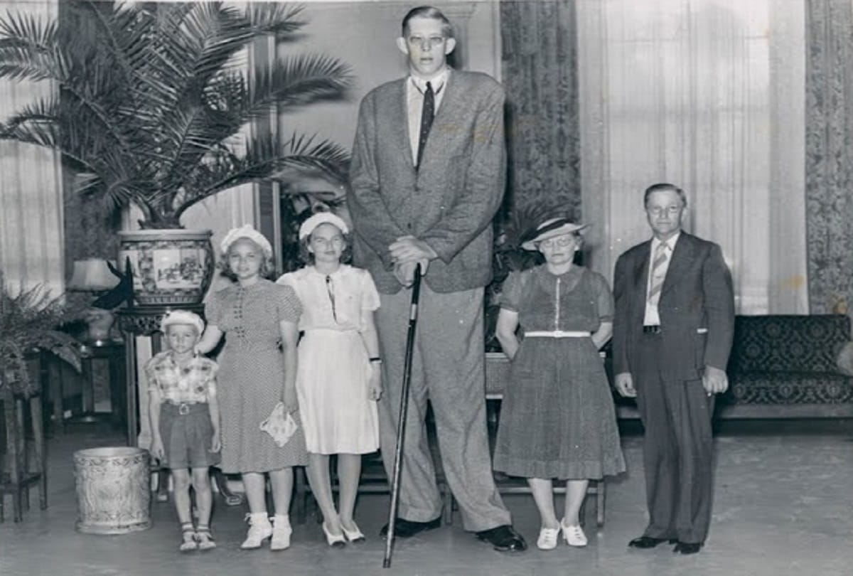 The Tallest Man in History Robert Wadlow also known as Alton Giant and Giant of Illinois