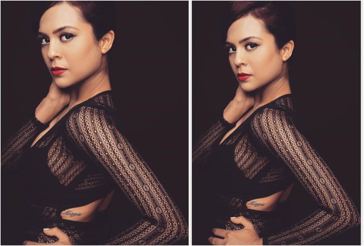 shahrukh khan onscreen daughter sana saeed look glamorous