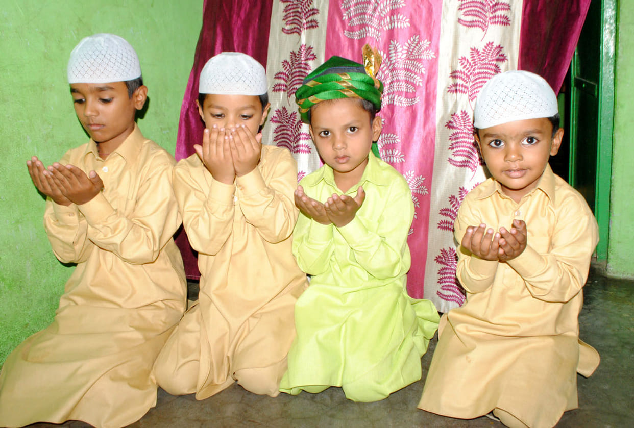 Prayer at home on Eid, silence in mosques