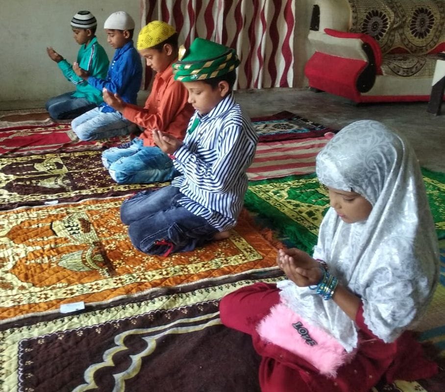 Eid prayers in homes by following social distance