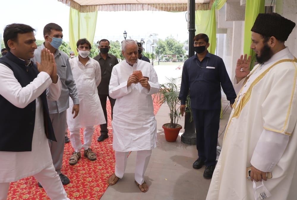 Akhileh Yadav greets muslims on Eid ul fitr.