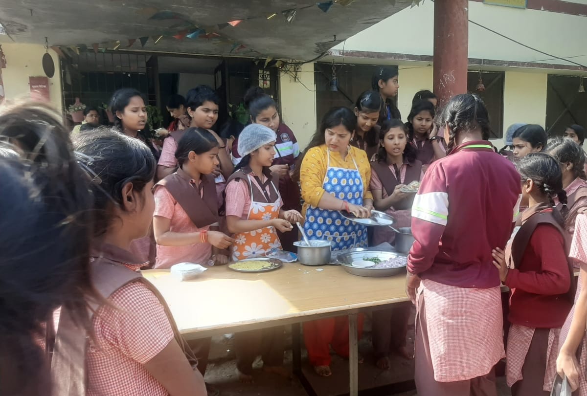 Girls will make self dependent from vocational training in Kasturba Gandhi Girls School gorakhpur