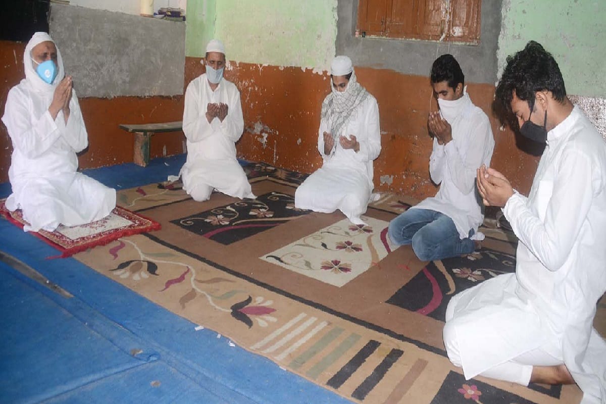 Eid 2020, Muslim peoples have pray on homes in six district of Uttar Pradesh on eid during lockdown