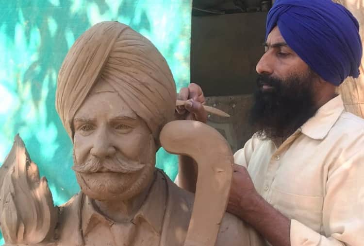 Hockey Legend Balbir Singh Senior Statue in Desh Bhagat Park Moga