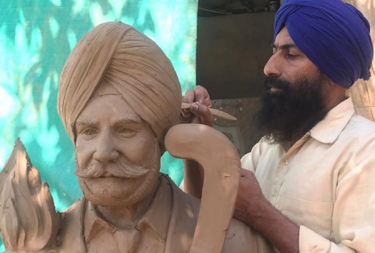 Hockey Legend Balbir Singh Senior Statue in Desh Bhagat Park Moga