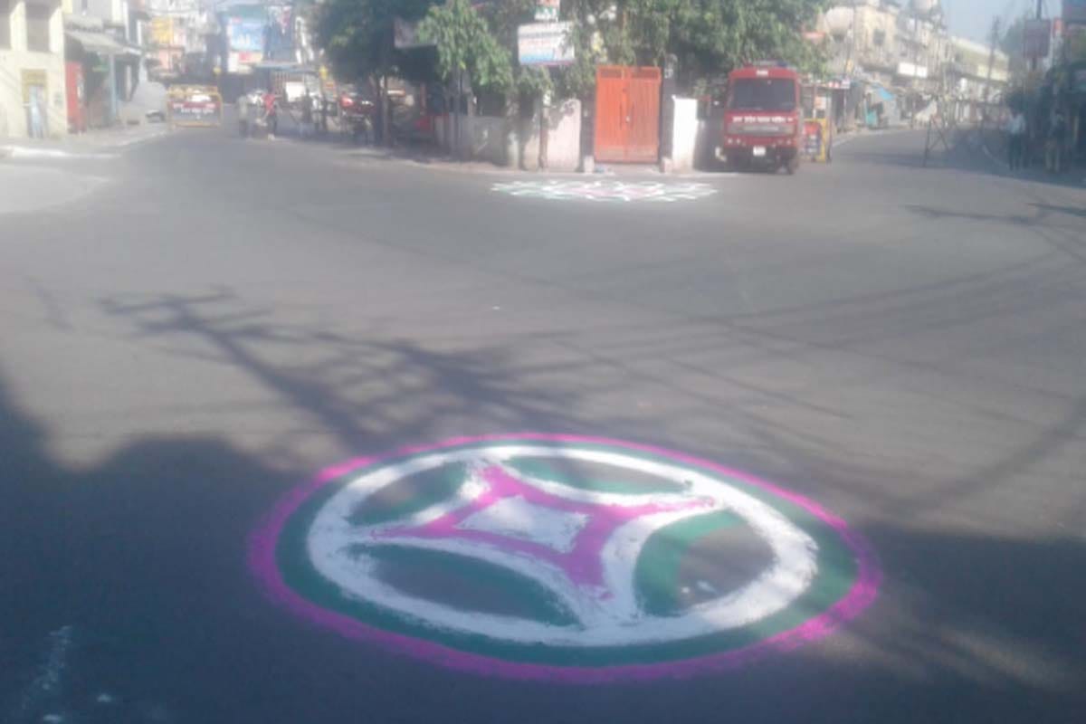 Eid ul Fitr 2020: People are Wishing Corona safety messages to each other on Eid festival in West UP