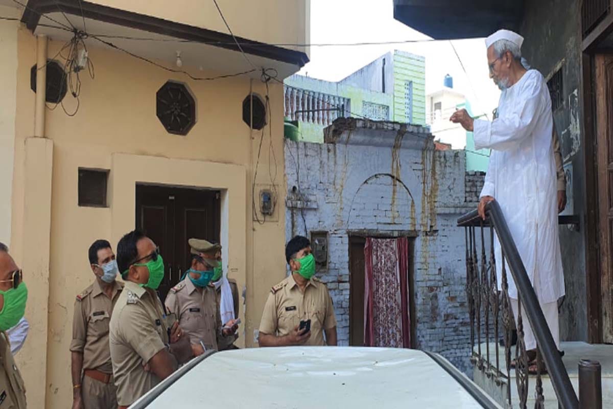 People Pay Namaz in Group in a Mosque in khatauli Muzaffarnagar District, Police field Case