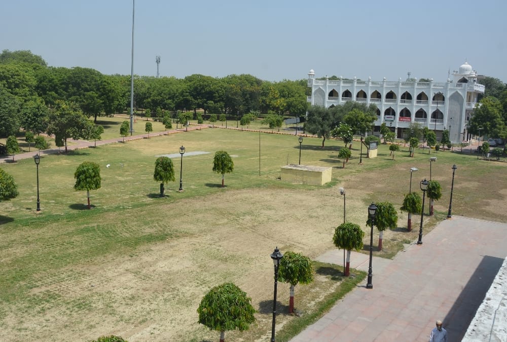 This is how Eid is celebrated in Lucknow.
