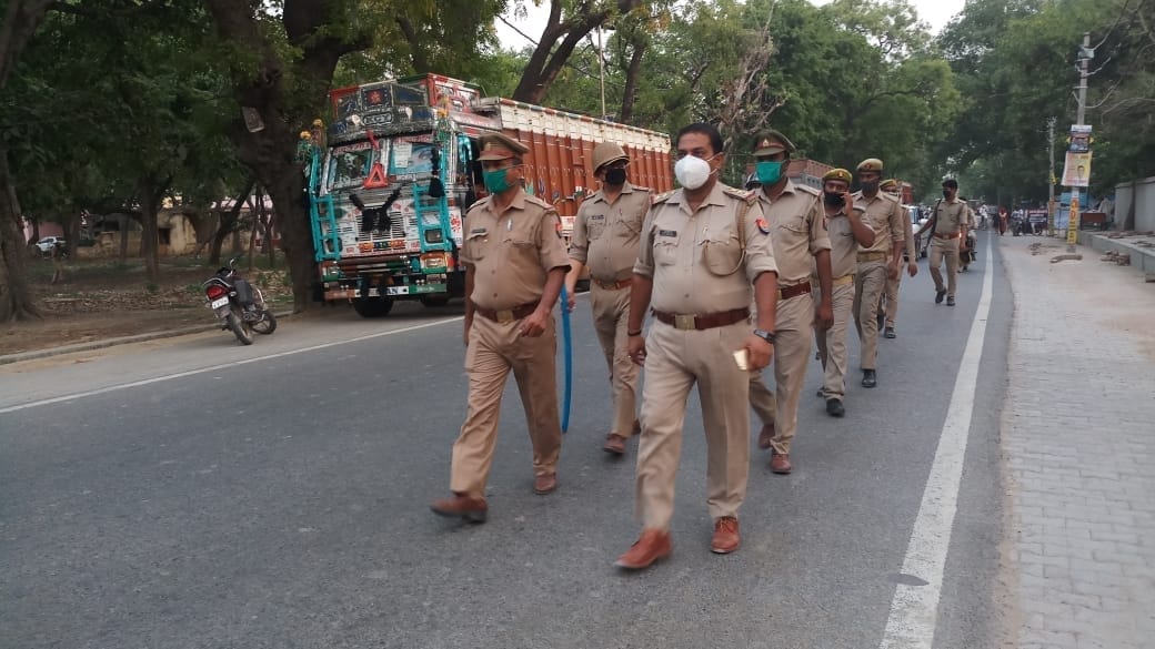 Police kept chanting around mosques
