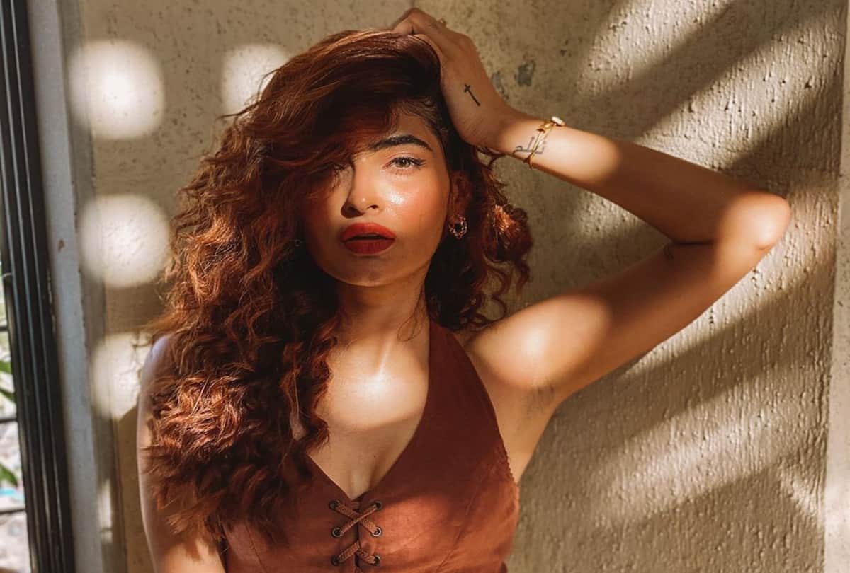 Ragini mms Returns Actress Karishma Sharma Flaunts Her Armpit Hairs Got Trolled