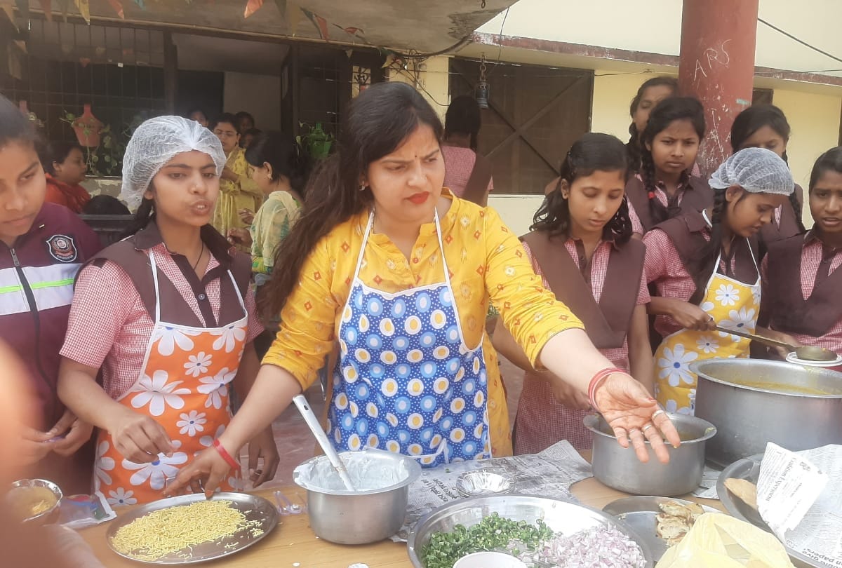 Girls will make self dependent from vocational training in Kasturba Gandhi Girls School gorakhpur