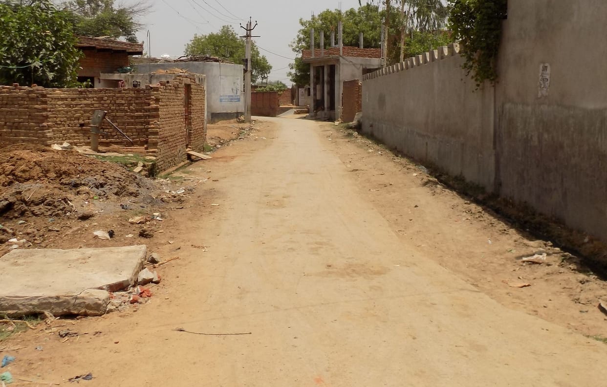 Hathras: Administration declared village Padu of Mursan a hotspot
