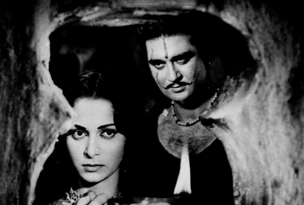 Sunil Dutt Got repeatedly slapped from Waheeda Rehman During The Shooting Of Mujhe Jeene Do