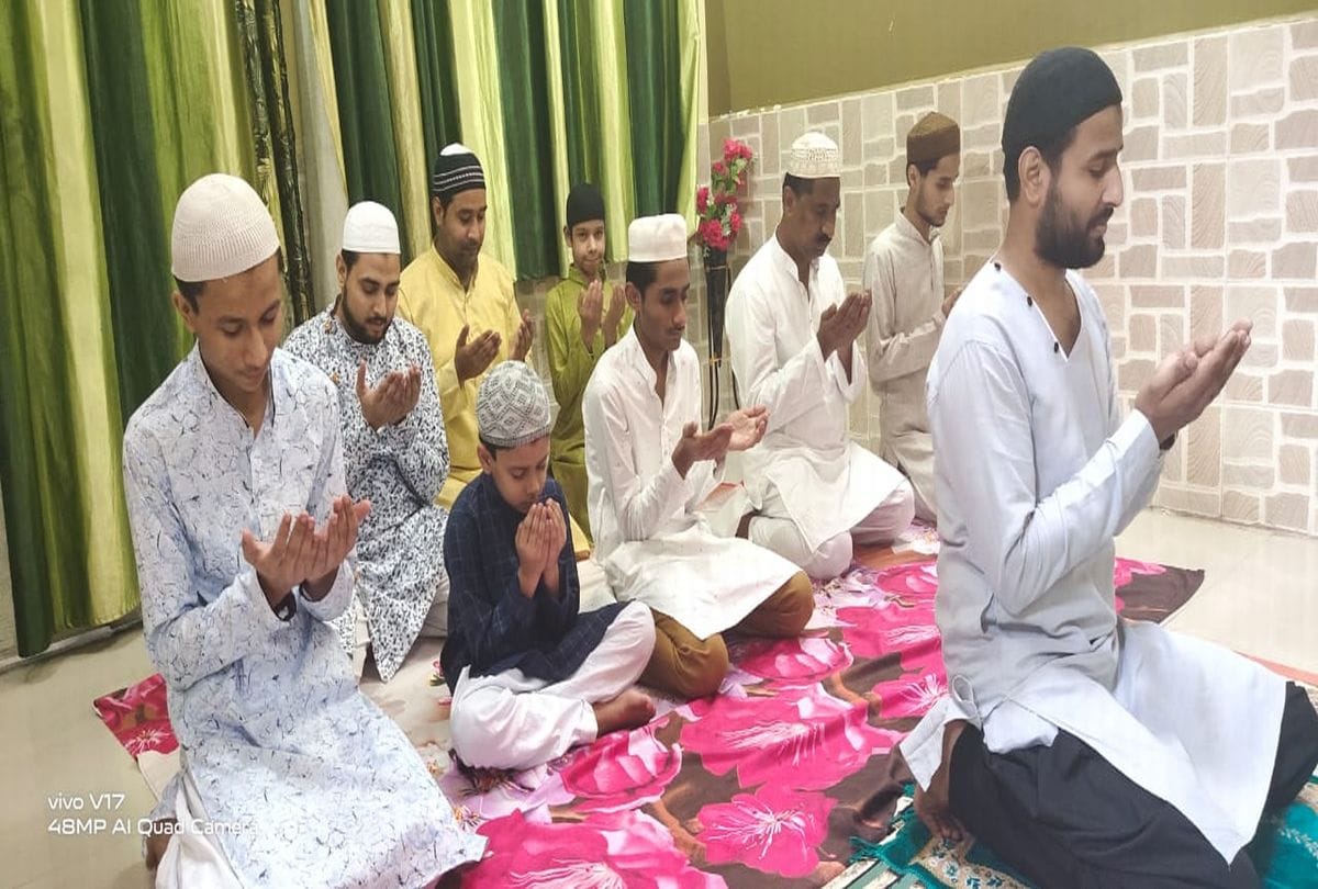 Muslims Pray Eid Namaz At Home Update News