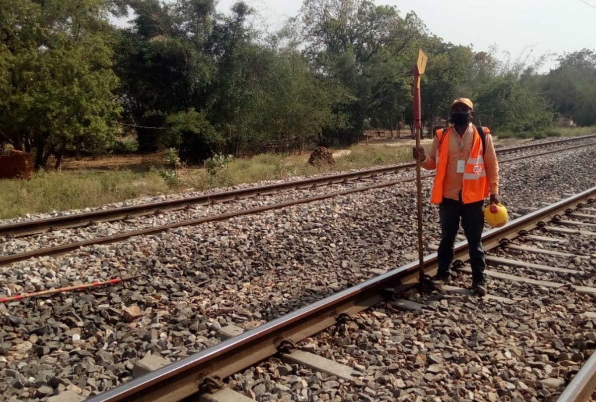 special story of Patrolling man in railway at Gorakhpur