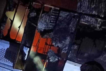 3 story building burnt for 6 hours