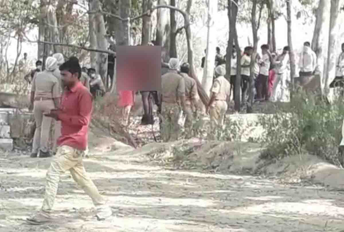 Love couple hanged themselves to death