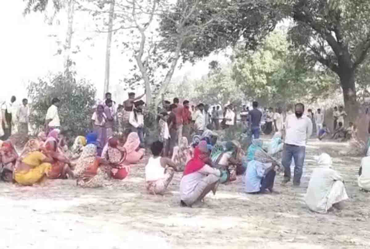 Love couple hanged themselves to death
