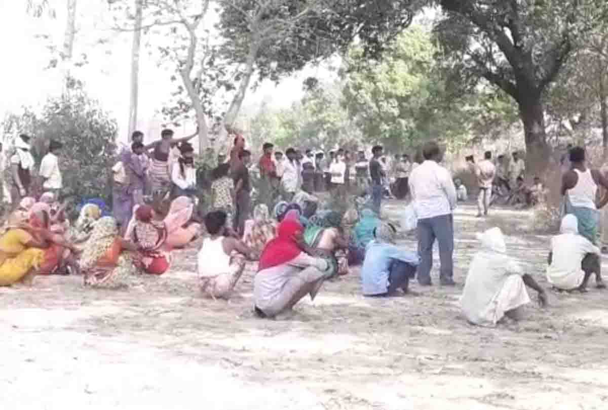 Love couple hanged themselves to death