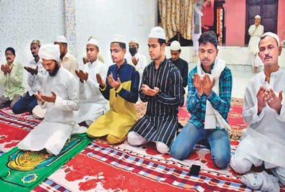 Pratapgarh: distance from mosque and Idgah, Eid prayers performed in homes