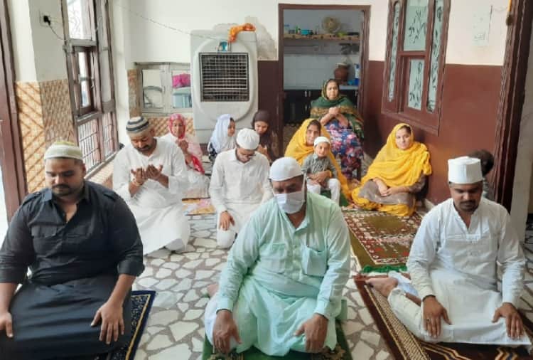 Eid Celebrated With Simplicity and Take Care Of Social Distancing in Punjab