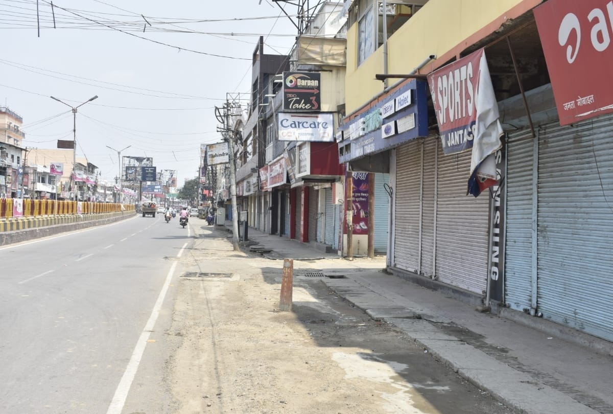 Shop closing on sunday due to lockdown 4.0 guidelines in gorakhpur