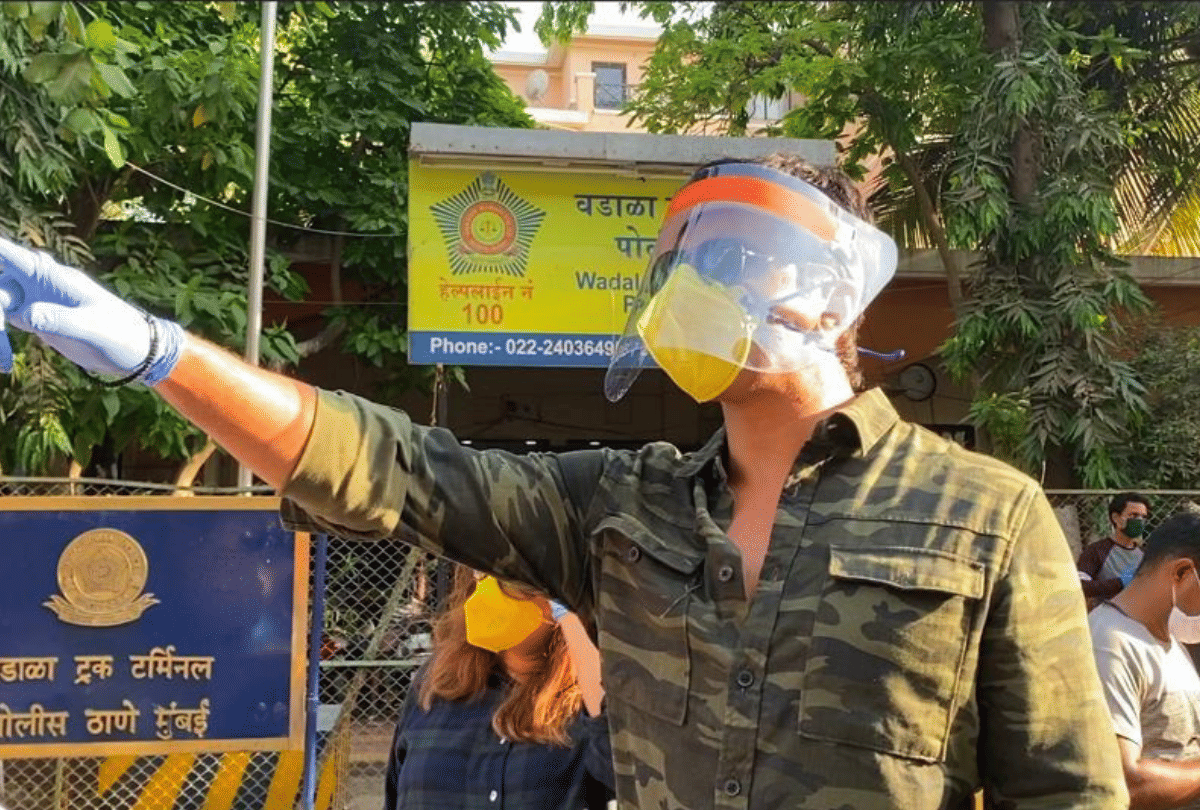 Sonu Sood sends over one thousands migrants to Uttar Pradesh and Bihar by train