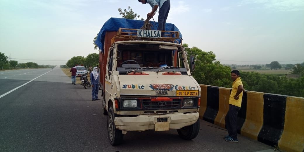 road, accident, yamuna, wxpress way, mathura