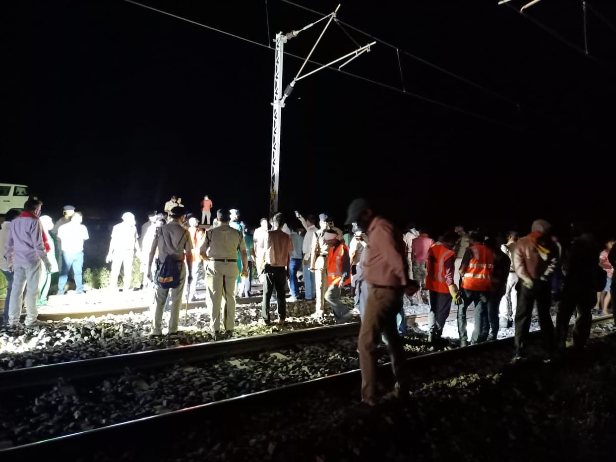 Four killed in the grip of a freight train in Chandauli:
