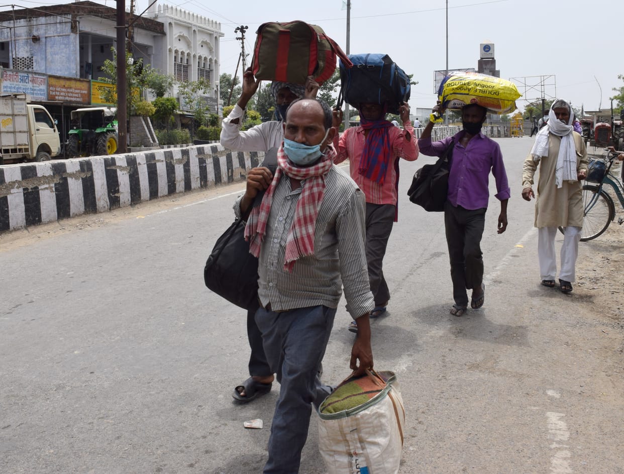 2951 migrant workers arrived by bus and train in Azamgarh
