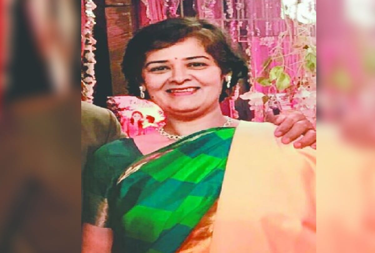 Daughter Perform Last Rites Of Father Give Mukhagni