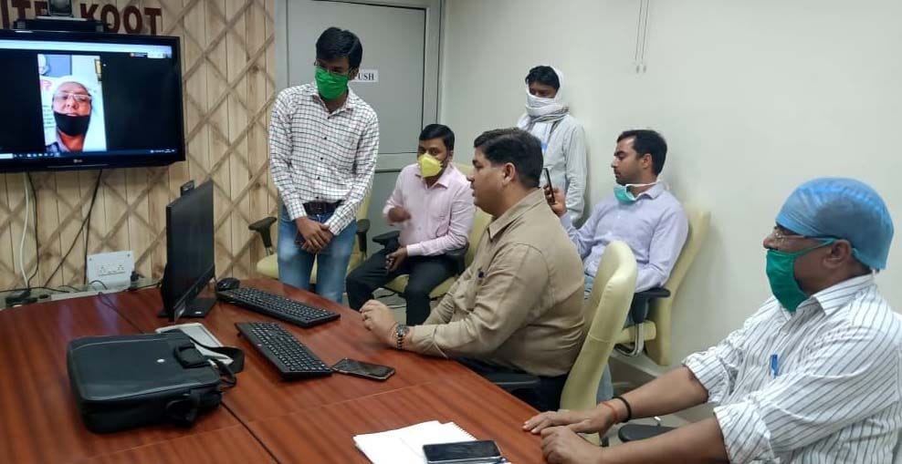 dm inspected hotspot village in chitrakoot