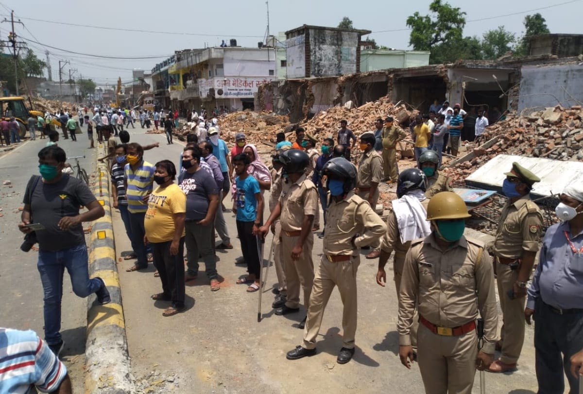 removed Gorakhnath Police station Boundary for Mohaddipur Jungle Kauria Fourlane Construction