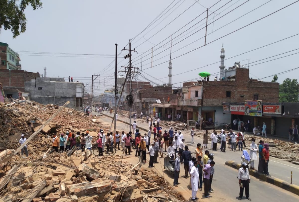 removed Gorakhnath Police station Boundary for Mohaddipur Jungle Kauria Fourlane Construction