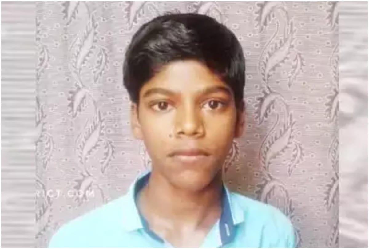 Bihar Board 10th Result Story Of Himanshu Topper Of Bihar 10th Board Sell Vegetables With Father