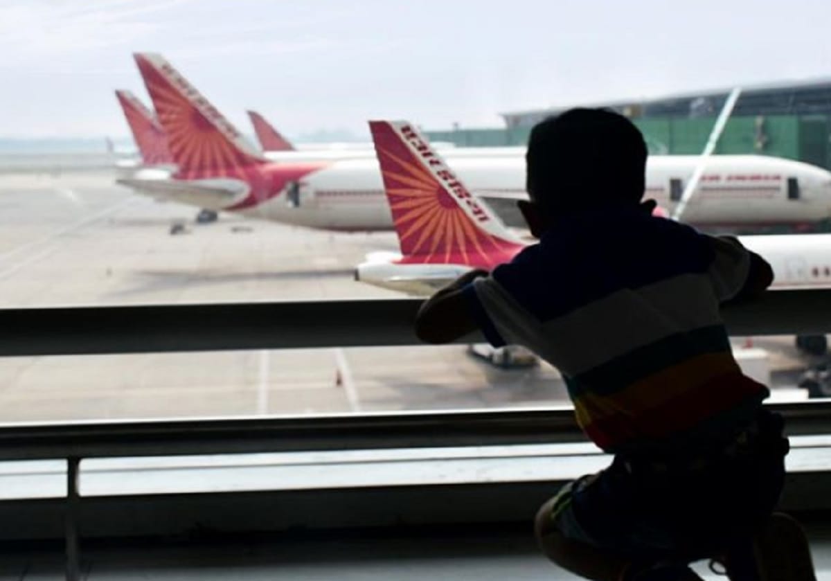 Indian airlines asked to keep middle seats empty in flights by DGCA