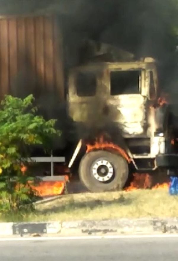 Cantor carrying biscuits caught fire