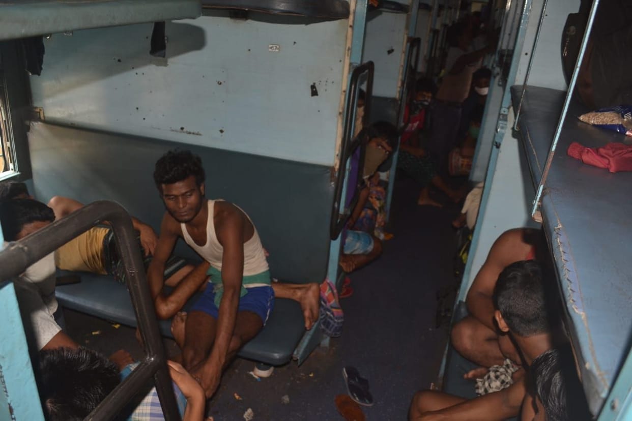 travel in train in just like tandoor, no food no water