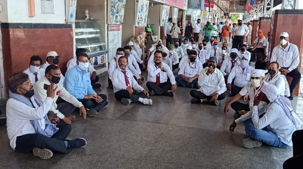 Commuters created ruckus at the station