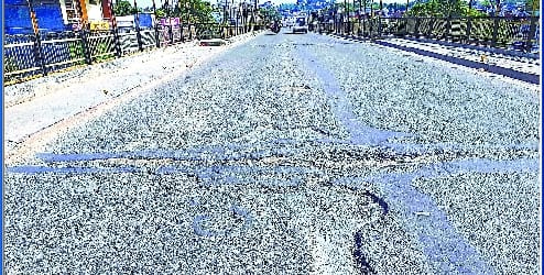 The dilapidated bridge of Qila-Hartman will increase the danger for the city