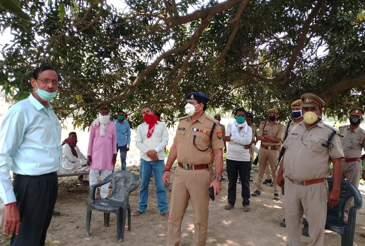 Four people injured in leopard attack at Maharajganj