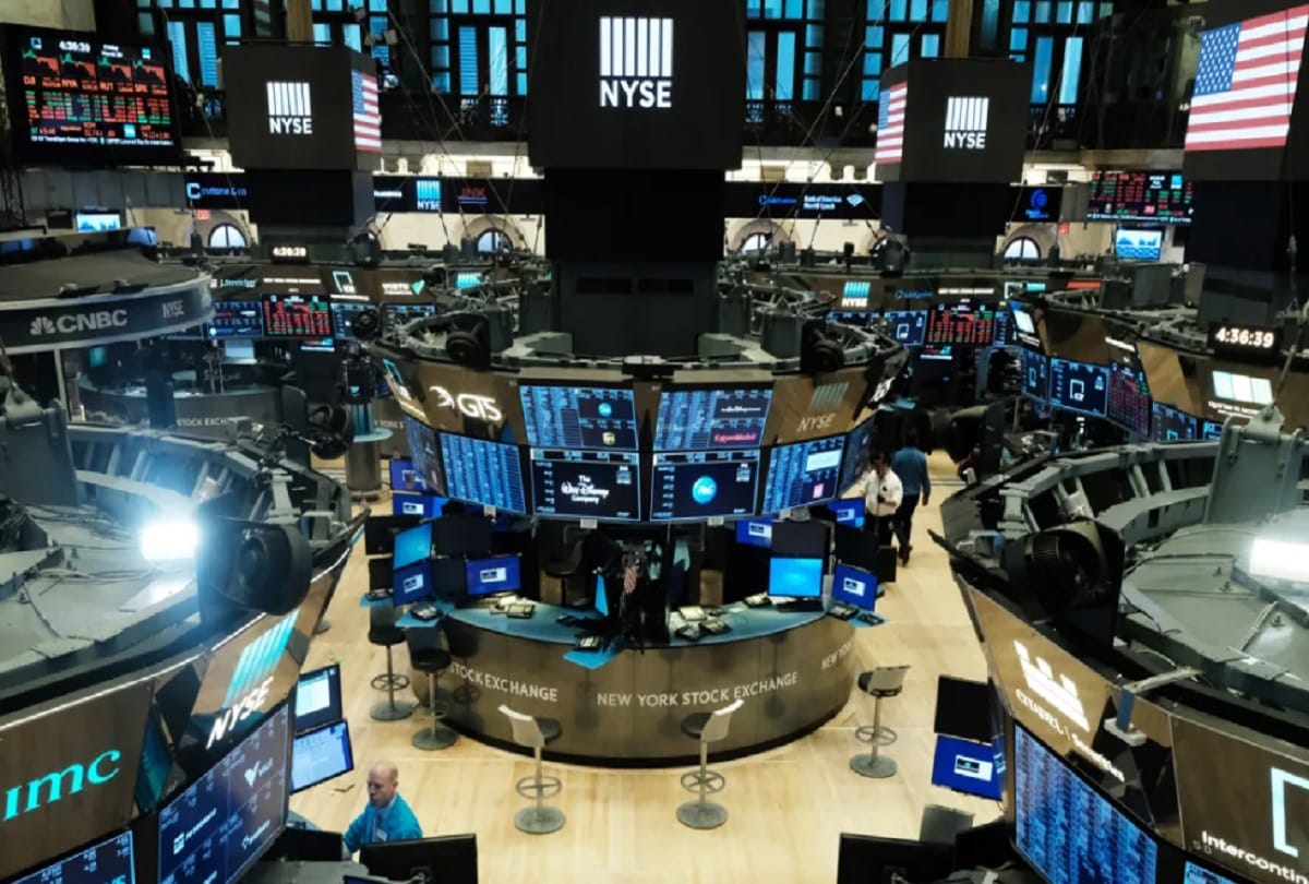 New York Stock Exchange Reopens Trading Floor After 2 Months of closure amid covid19 lockdown