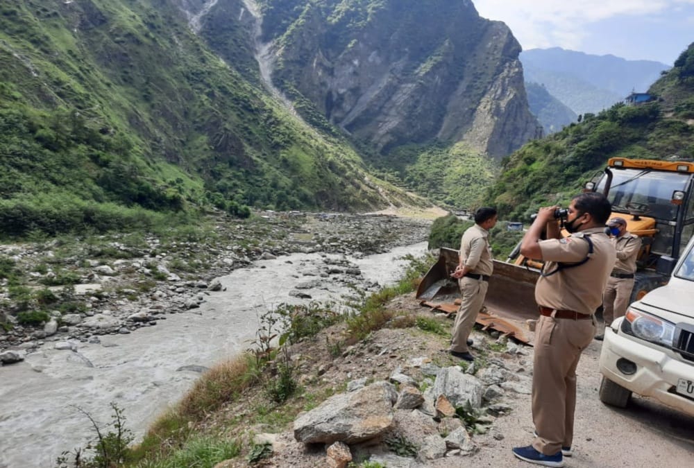 Search Operation For Two villagers missing after falls into river in Pithoragarh Darma Ghati